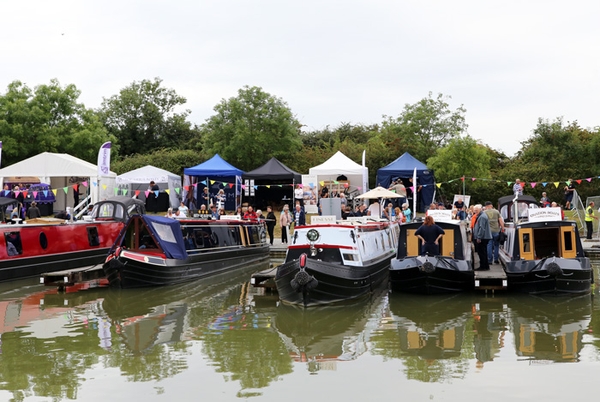 cbs2021-boats-in-the-marina_